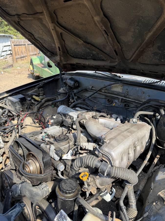 Toyota-4-runner-sr5-1985-black-6