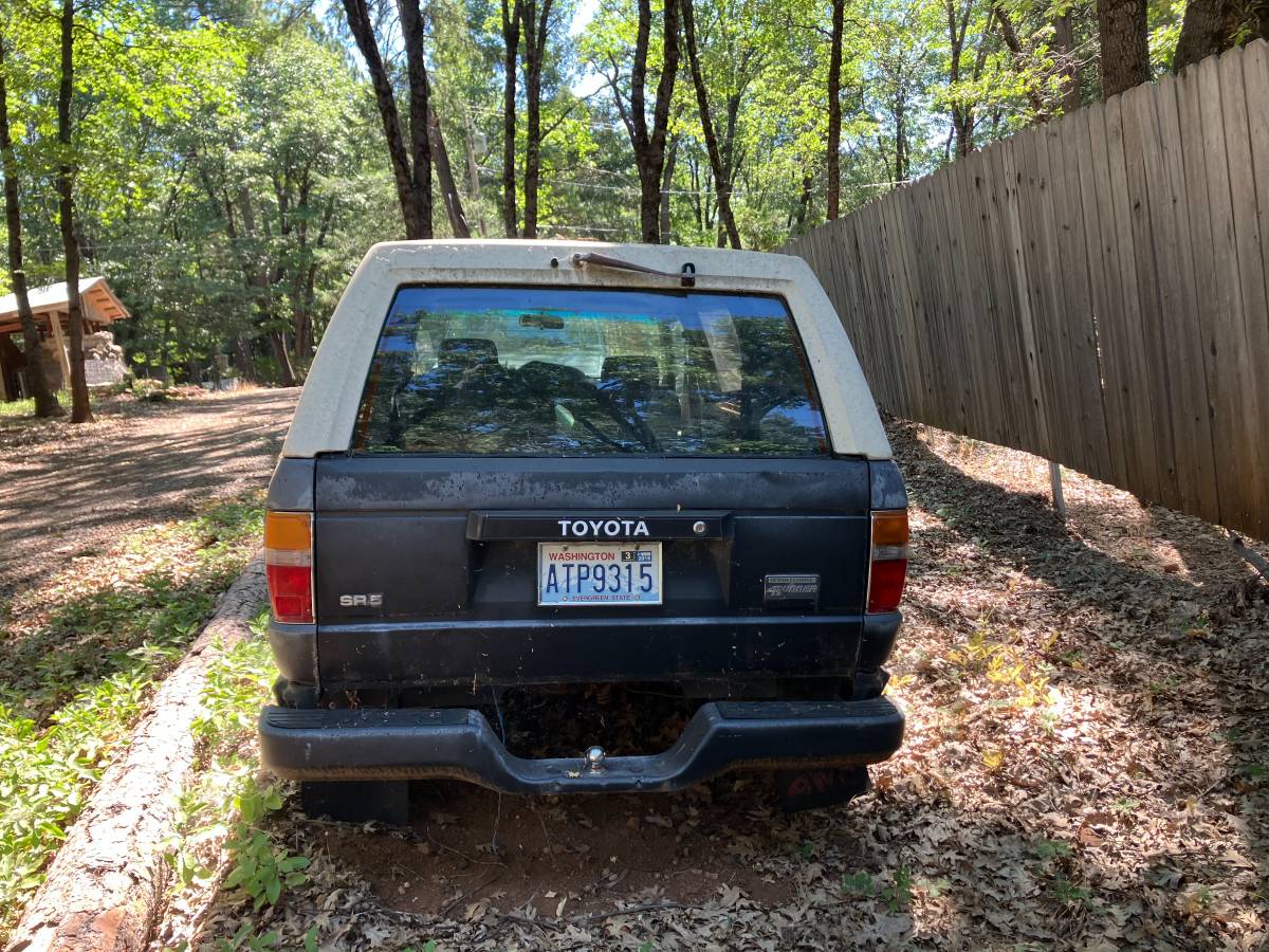 Toyota-4-runner-sr5-4x4-1983-1