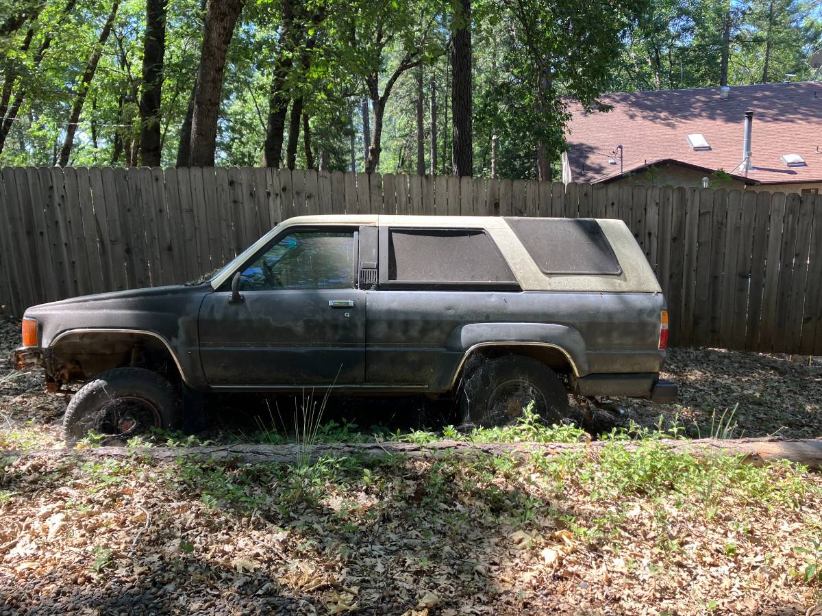Toyota-4-runner-sr5-4x4-1983-3