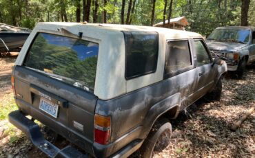 Toyota-4-runner-sr5-4x4-1983