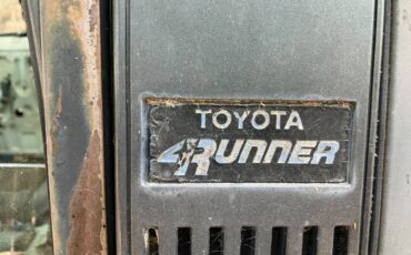Toyota-4-runner-sr5-4x4-1983-4