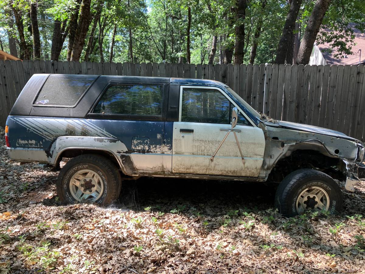 Toyota-4-runner-sr5-4x4-1983-8