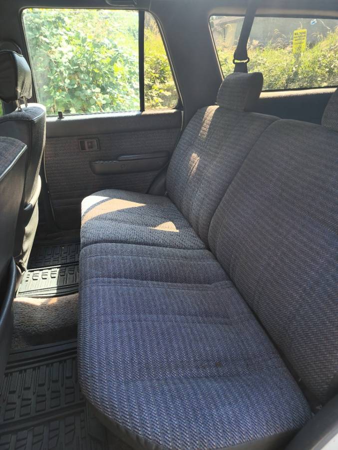 Toyota-4-runner-sr5-v6-1995-10
