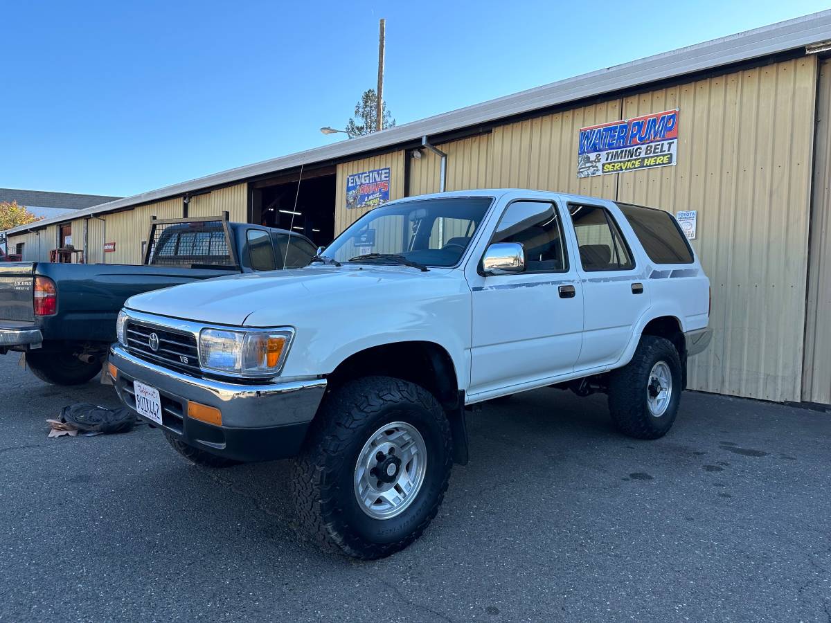 Toyota-4runner-1992-white-1