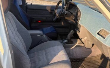 Toyota-4runner-1992-white-10