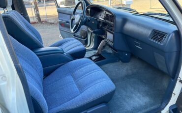 Toyota-4runner-1992-white-11