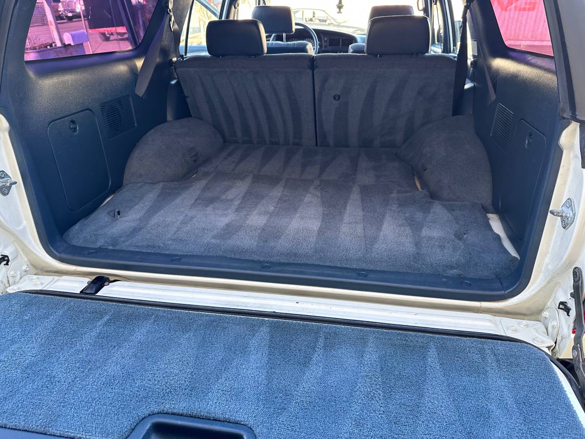 Toyota-4runner-1992-white-13