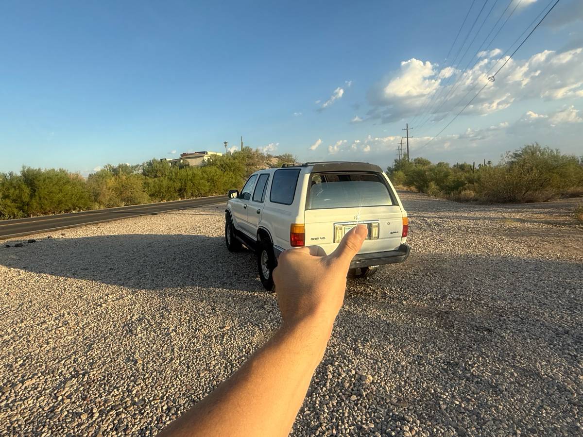 Toyota-4runner-1992-white-15