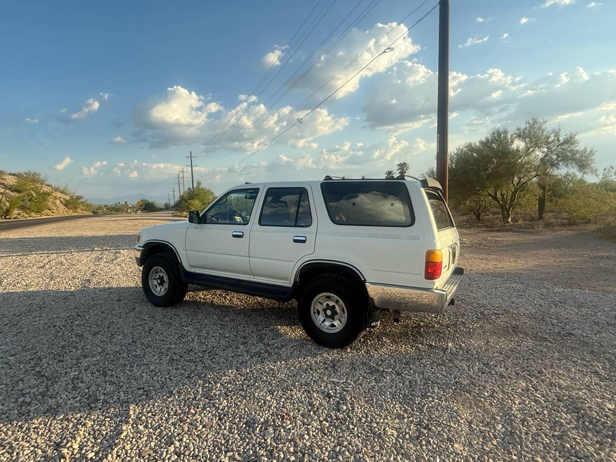 Toyota-4runner-1992-white-16