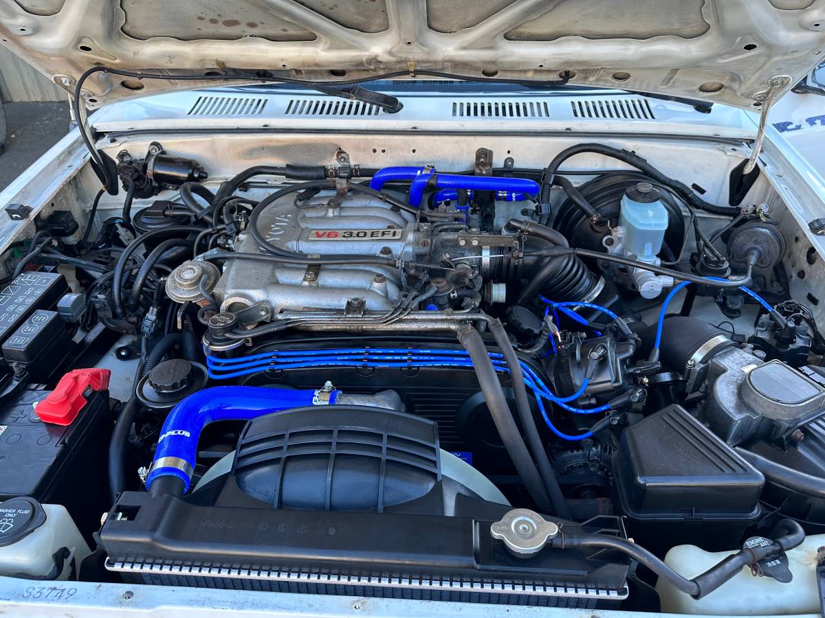 Toyota-4runner-1992-white-18