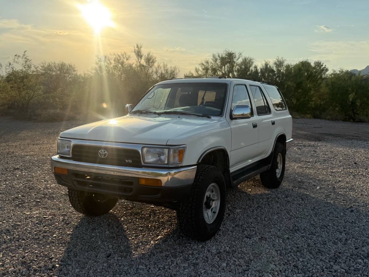 Toyota-4runner-1992-white-21