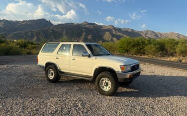 Toyota-4runner-1992-white-23