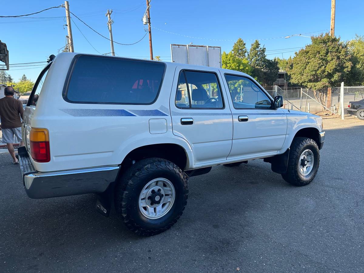 Toyota-4runner-1992-white-4