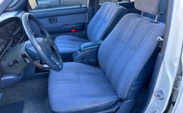 Toyota-4runner-1992-white-8