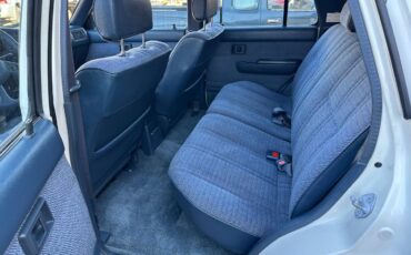 Toyota-4runner-1992-white-9
