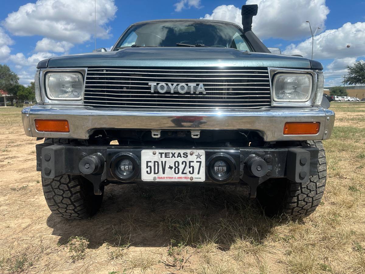 Toyota-4runner-sr5-1990-grey-1