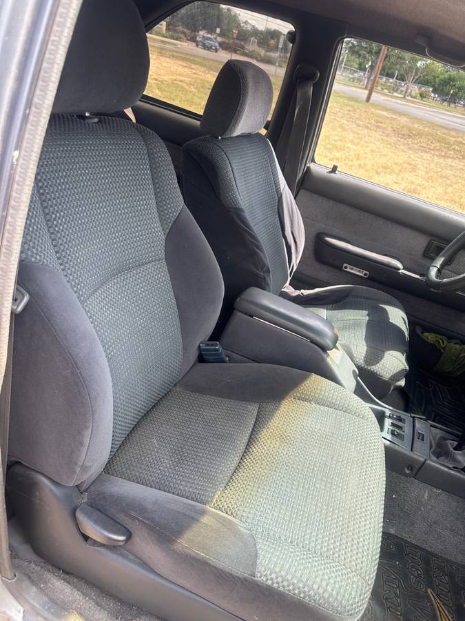 Toyota-4runner-sr5-1990-grey-10