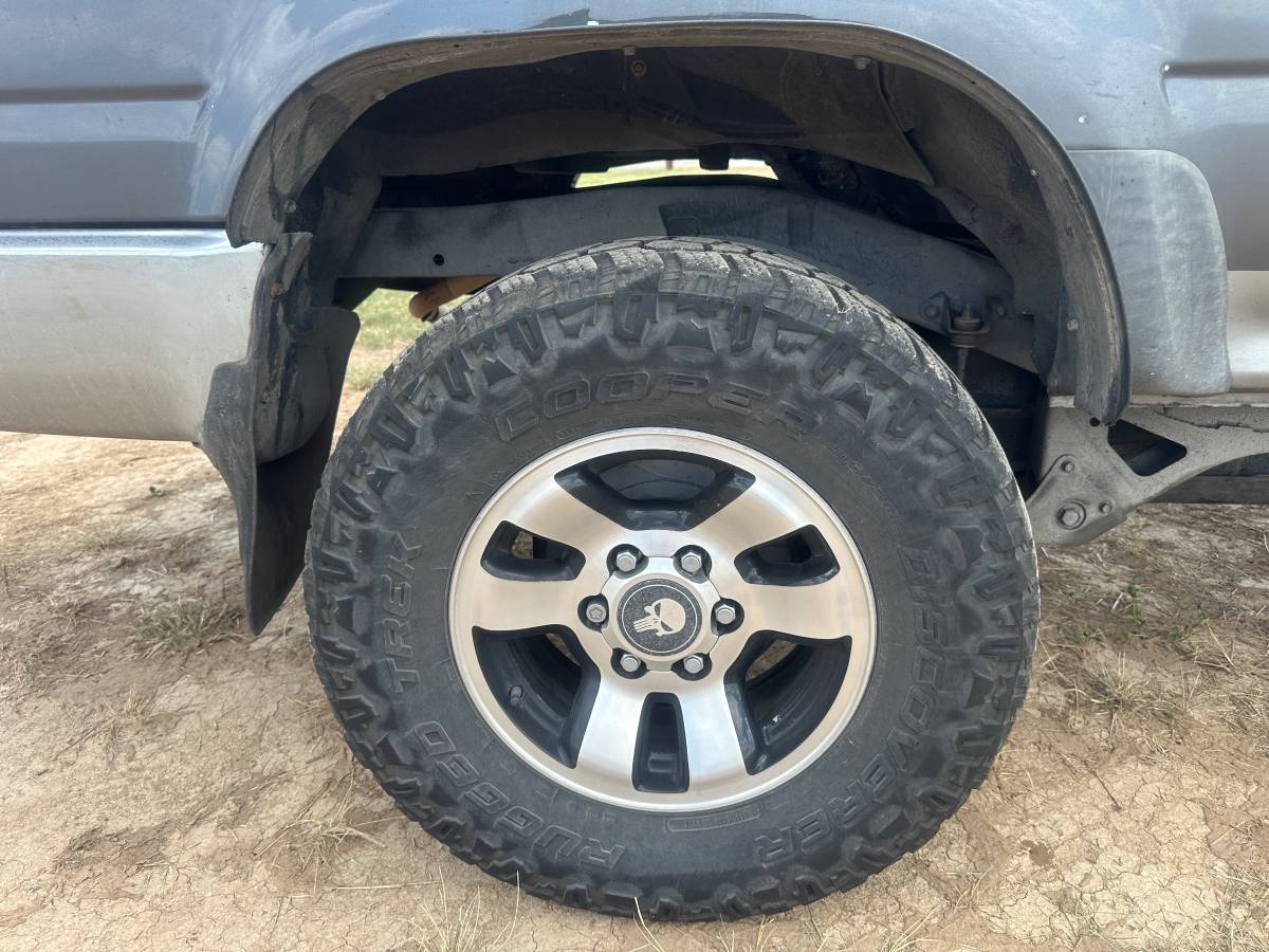 Toyota-4runner-sr5-1990-grey-11