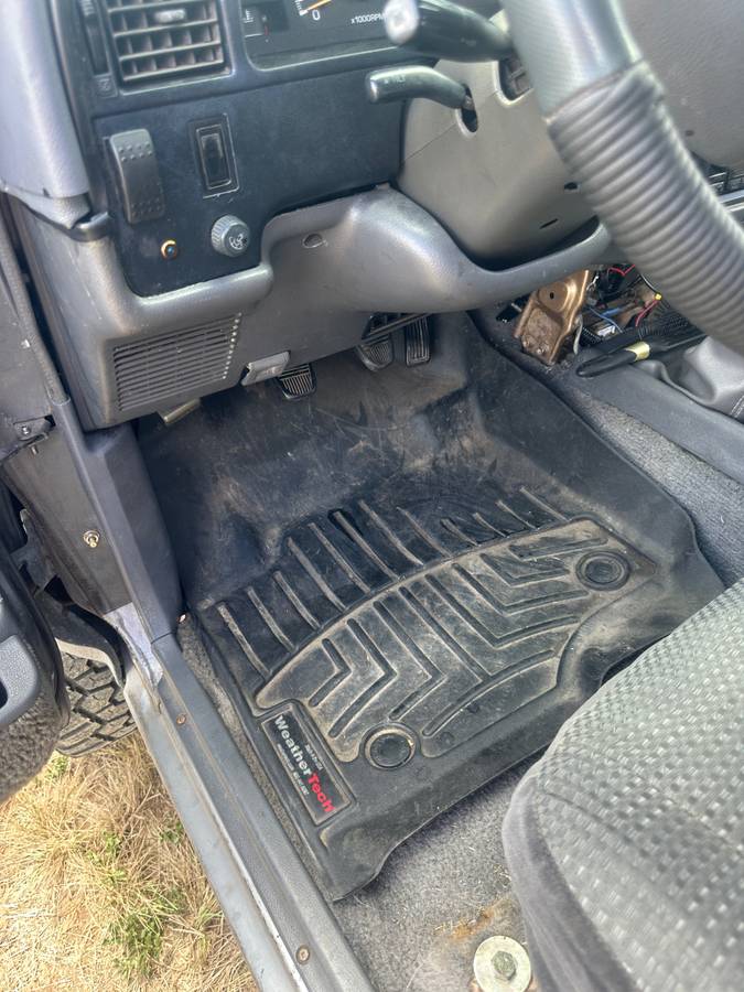 Toyota-4runner-sr5-1990-grey-16