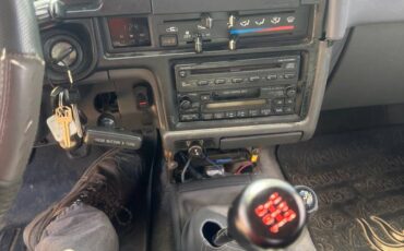 Toyota-4runner-sr5-1990-grey-17