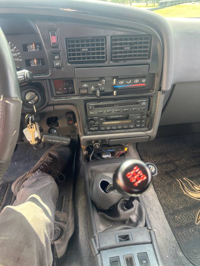 Toyota-4runner-sr5-1990-grey-17