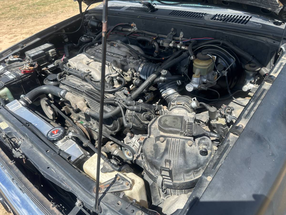 Toyota-4runner-sr5-1990-grey-22
