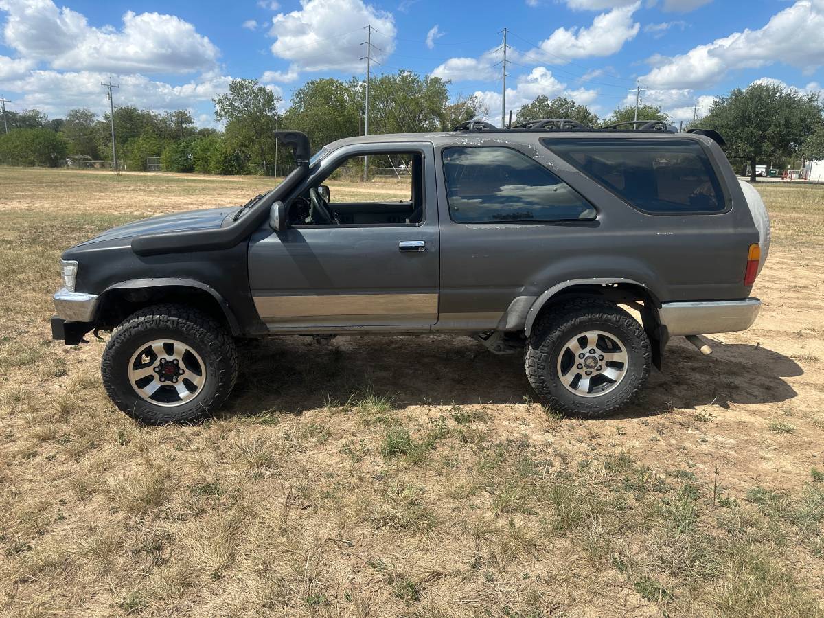 Toyota-4runner-sr5-1990-grey-3