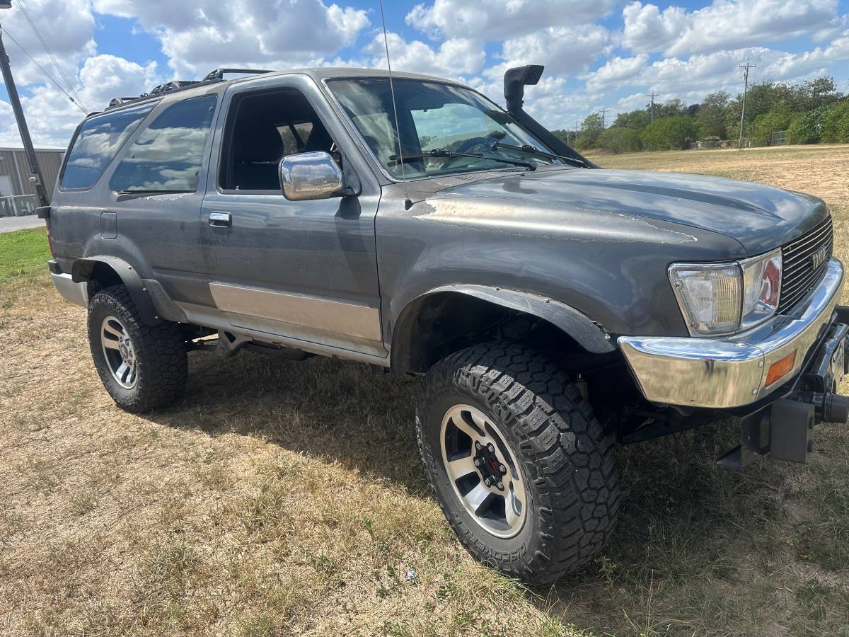 Toyota-4runner-sr5-1990-grey