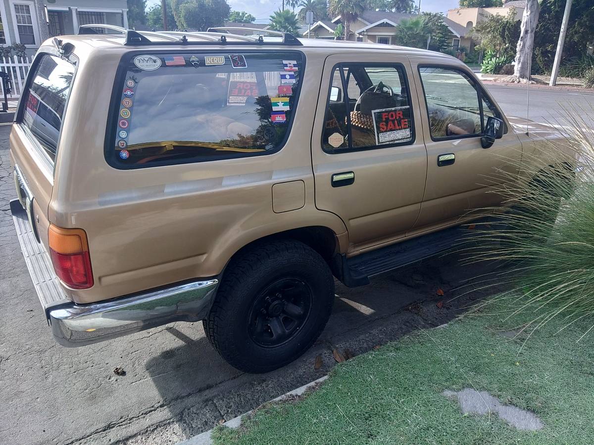 Toyota-4runner-sr5-4wd-1991-brown-8