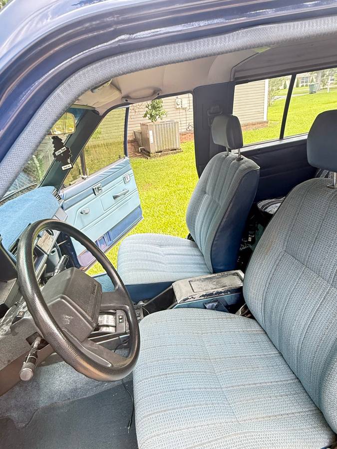 Toyota-4runner-sr5-4x4-1986-blue-5