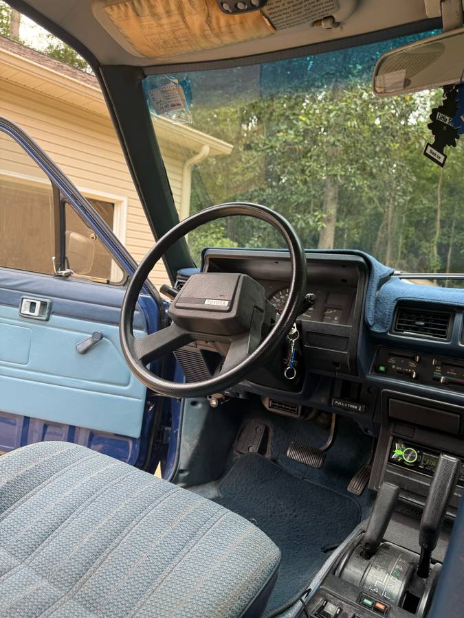 Toyota-4runner-sr5-4x4-1986-blue-6