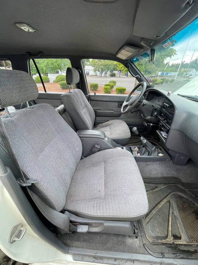 Toyota-4runner-sr5-4x4-1992-white-1