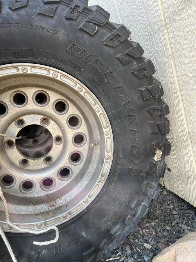 Toyota-4runner-sr5-4x4-1992-white-11