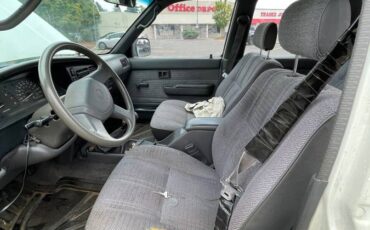 Toyota-4runner-sr5-4x4-1992-white-2