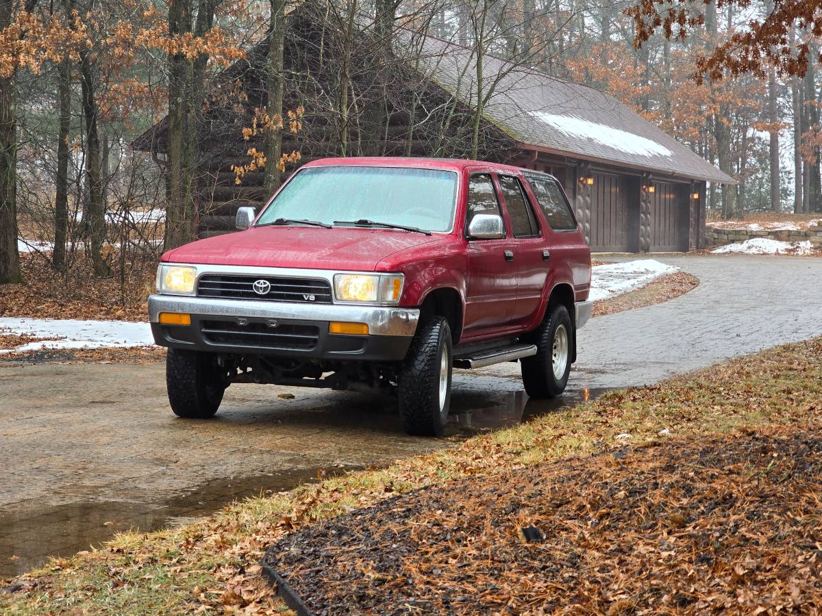 Toyota-4runner-sr5-4x4-1994-red-2