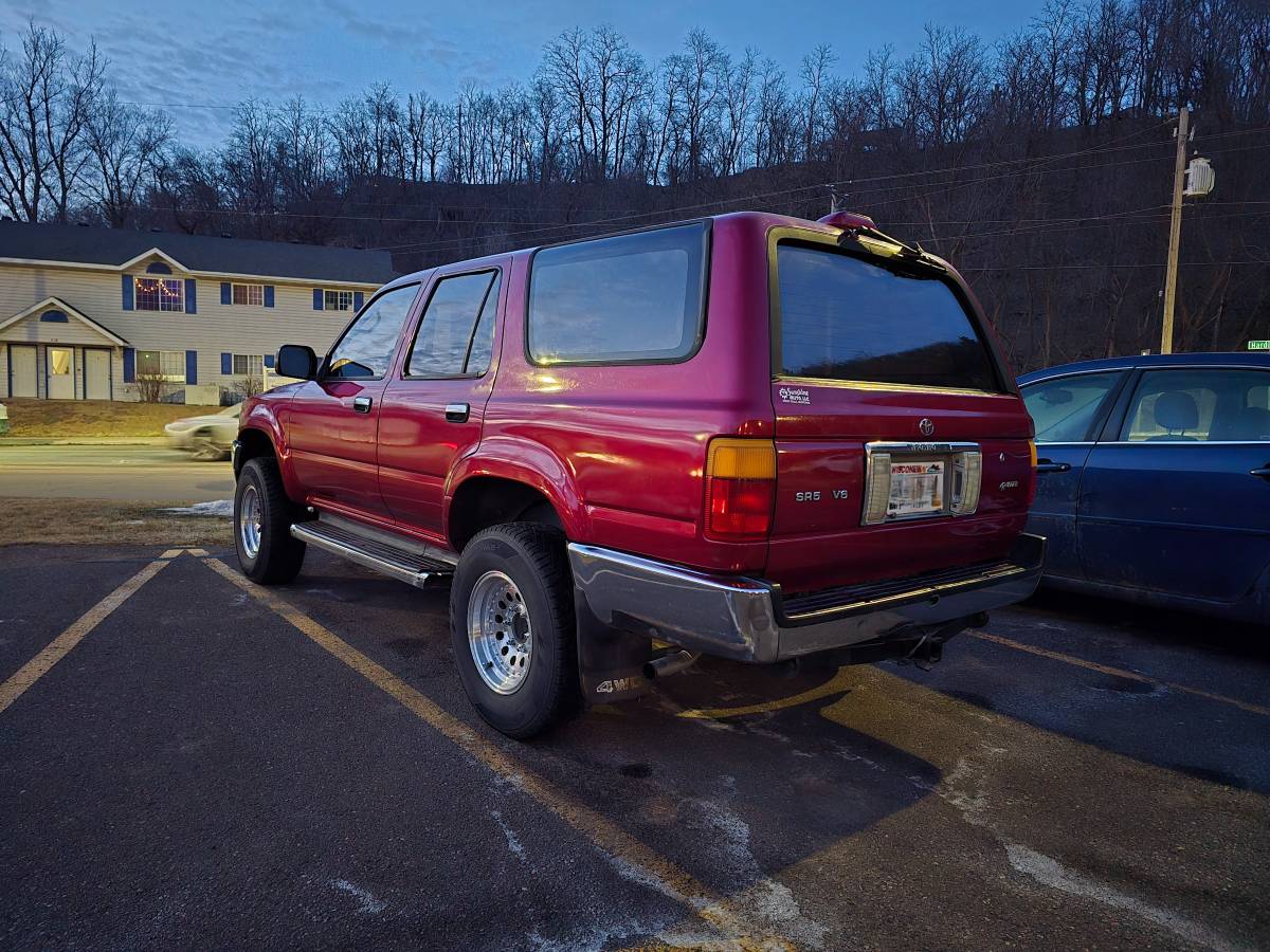 Toyota-4runner-sr5-4x4-1994-red-3