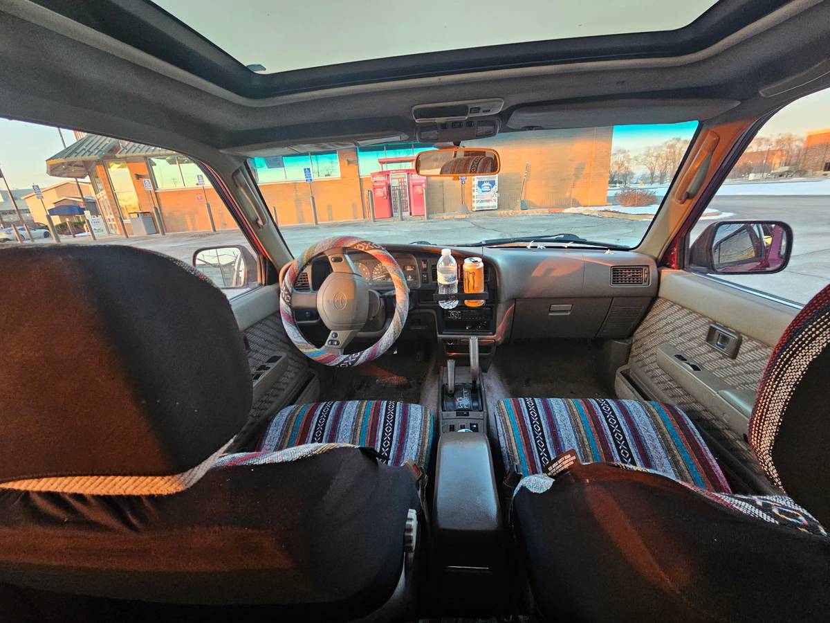 Toyota-4runner-sr5-4x4-1994-red-6