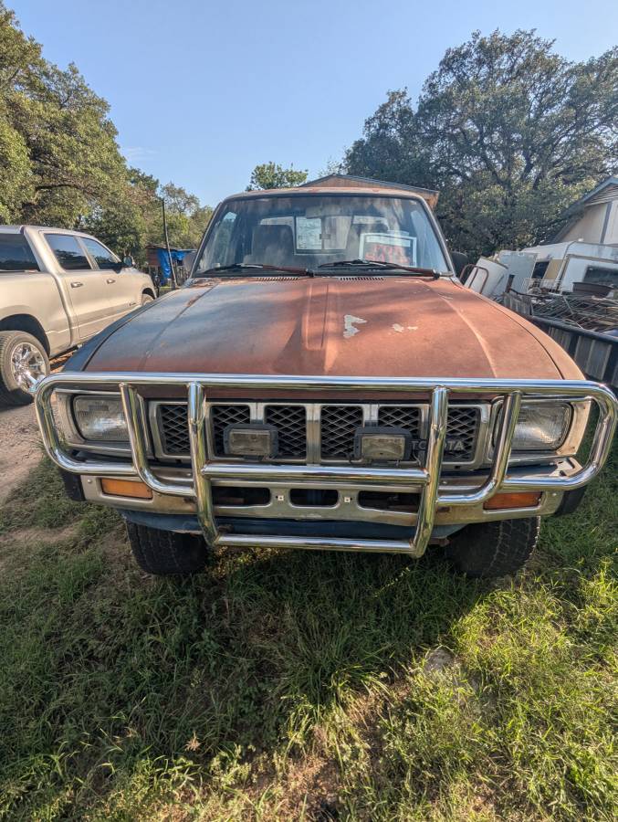 Toyota-4x4-truck-1983-blue-2
