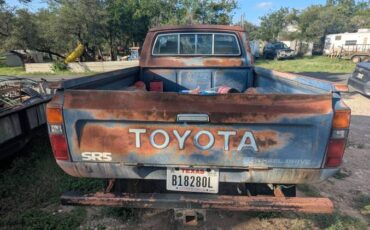 Toyota-4x4-truck-1983-blue-3