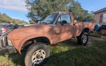 Toyota-4x4-truck-1983-blue