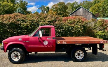 Toyota-4x4-truck-1983-red-1