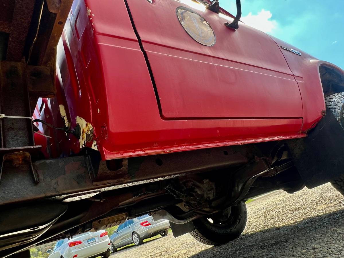 Toyota-4x4-truck-1983-red-11