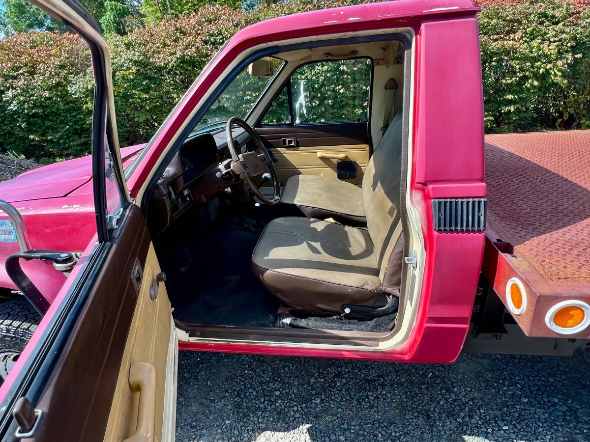 Toyota-4x4-truck-1983-red-12