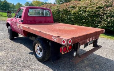 Toyota-4x4-truck-1983-red-4