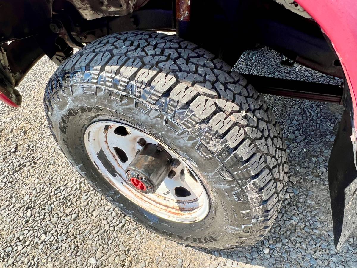 Toyota-4x4-truck-1983-red-7