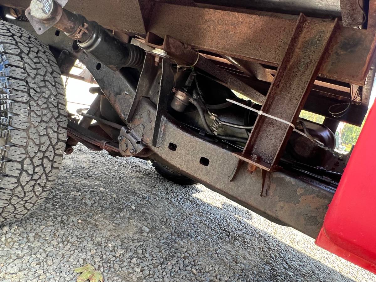 Toyota-4x4-truck-1983-red-8