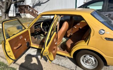 Toyota-Corolla-1976-Coupe-2