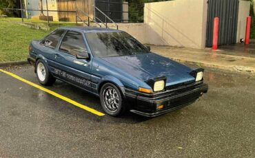 Toyota-Corolla-1985-Coupe-12
