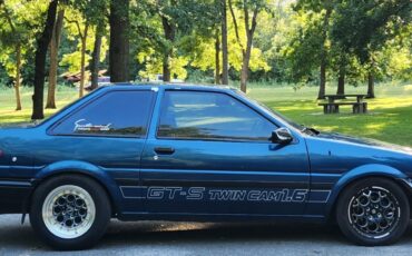 Toyota-Corolla-1985-Coupe-4