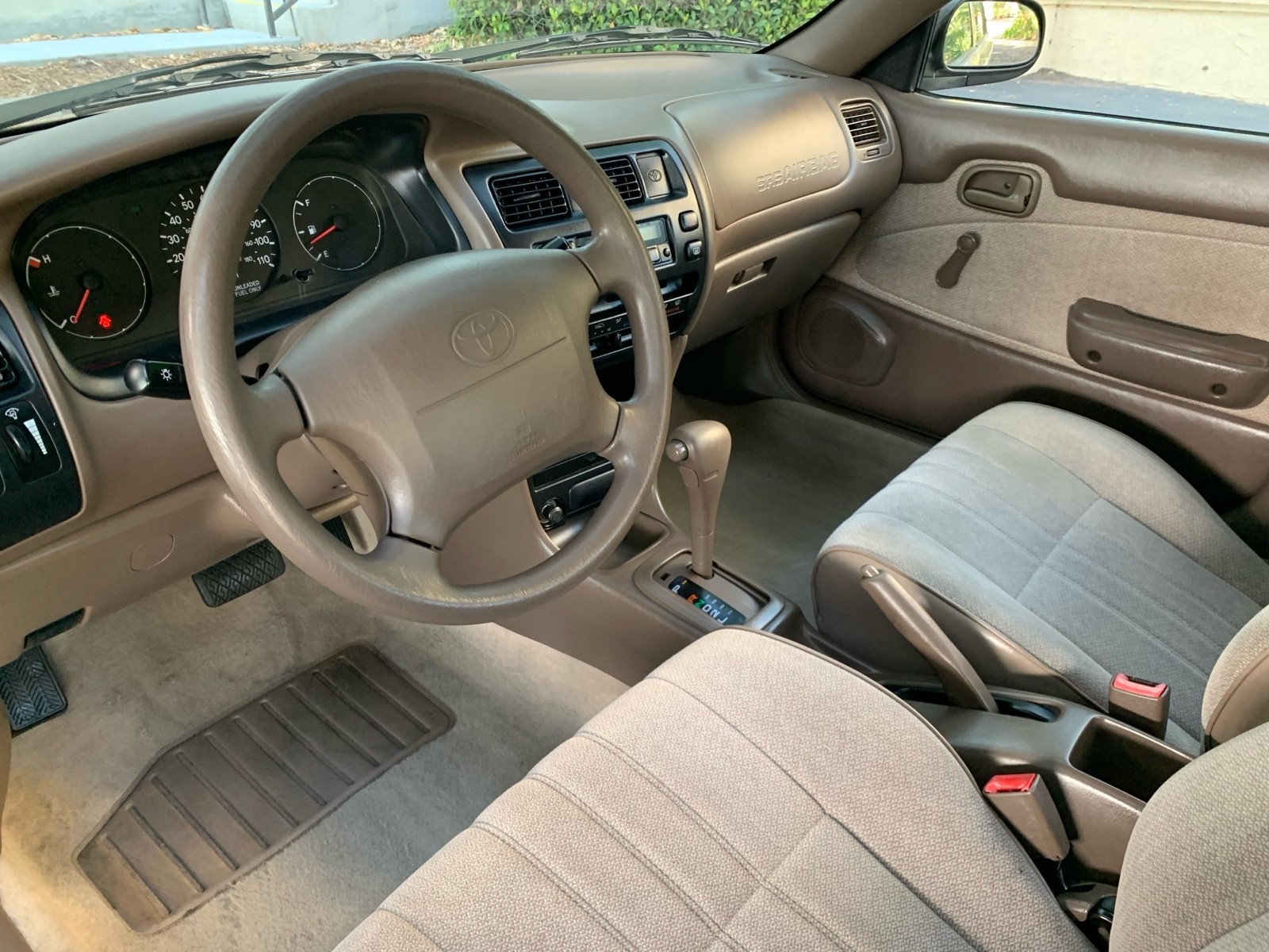 Toyota-Corolla-1996-Sedan-11